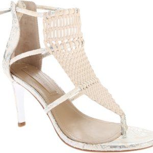 BCBG MAX CHARLOTTE LEATHER SALNDALS SIZE 5.5